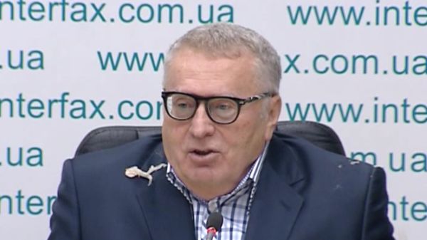 Zhirinovsky in Kiev Cabbage Attack - Sputnik International