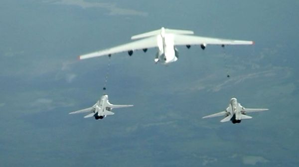 Il-78 Refuels Su-34 Bomber in Mid-Air. Interactive Report - Sputnik International