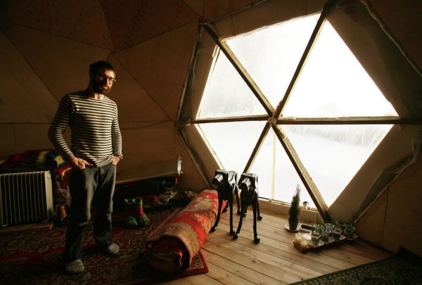 Novosibirsk Artist Builds Dome House - Sputnik International
