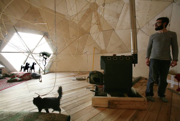 Novosibirsk Artist Builds Dome House - Sputnik International