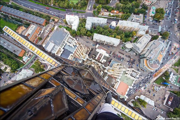 The Adrenalin, Foolishness and Courage of Moscow Roofers - Sputnik International