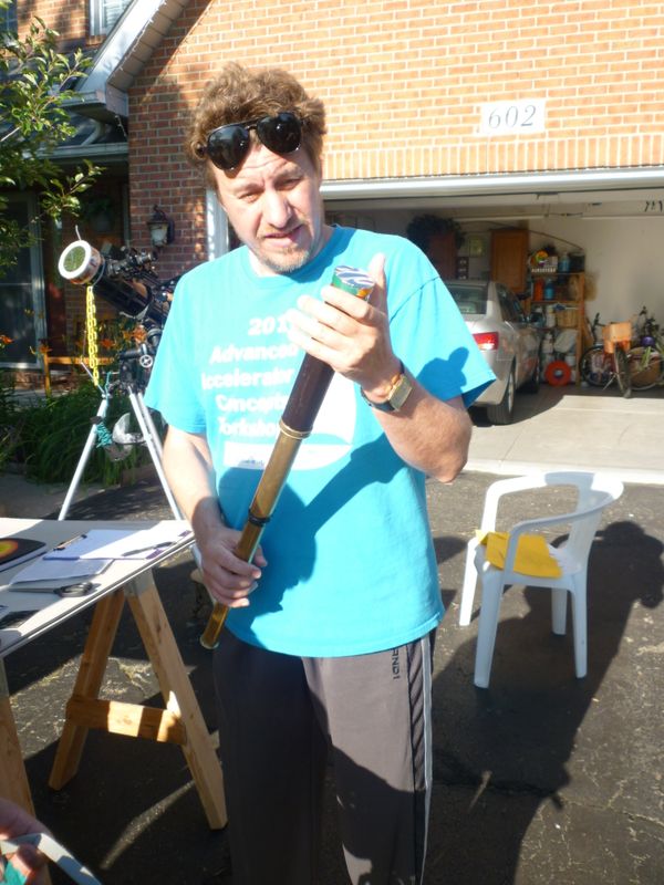 Russian-born scientist Vladimir Shiltsev with the antique telescope he used to replicate Mikhail Lomonosov’s 1761 experiment to witness Venus’ atmosphere as it passed between the earth and the sun. - Sputnik International