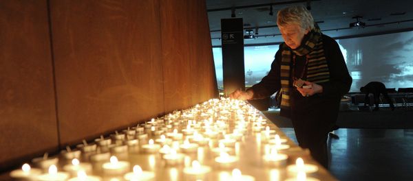 Ceremony of candle lightening in the Holocaust victims memorial. - Sputnik International