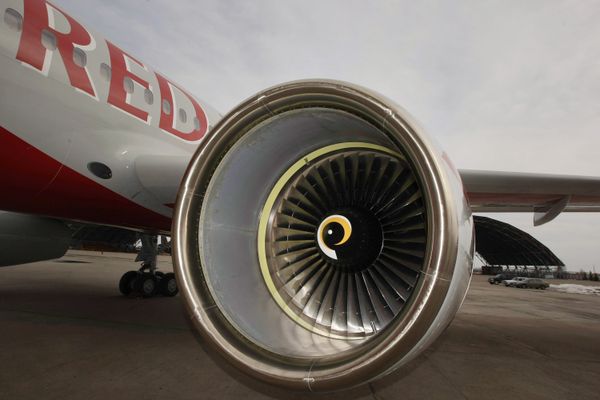 Lebedev Offers to Sell Half Low-Cost Airline for 1 Ruble - Sputnik International