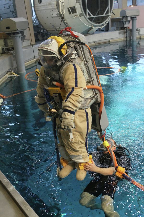 Astronauts Train at the Star City’s Hydro Laboratory - Sputnik International