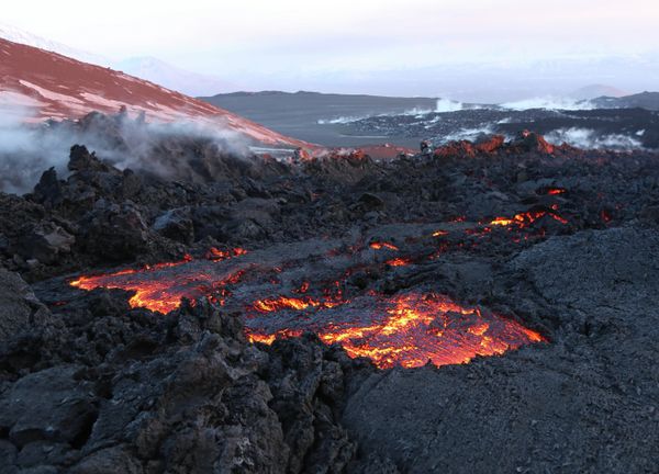 Officials Deny Lava Threatens Volcano Scientists - Sputnik International