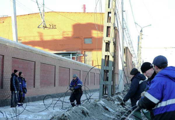 Over 24,000 Workers Involved in Urals Meteor Blast Cleanup - Sputnik International