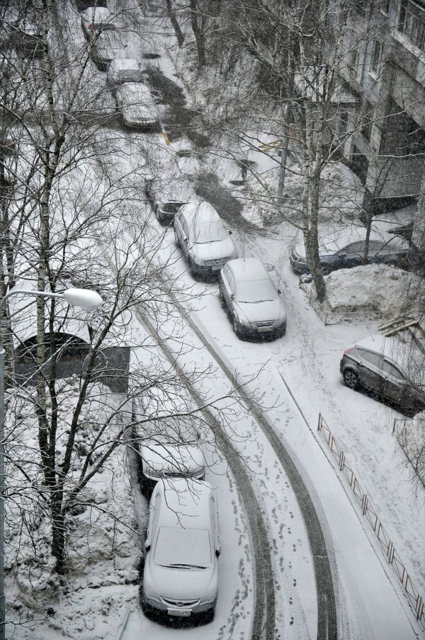 Moscow Hit by Snowstorm on the First Spring Day - Sputnik International