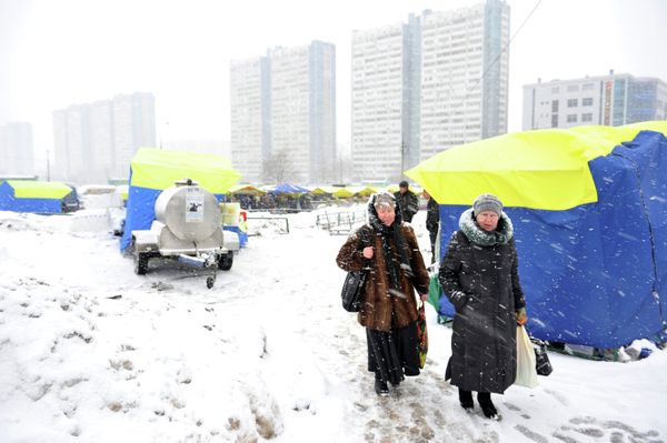 Moscow Hit by Snowstorm on the First Spring Day - Sputnik International