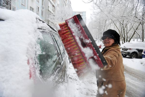 Moscow Hit by Snowstorm on the First Spring Day - Sputnik International