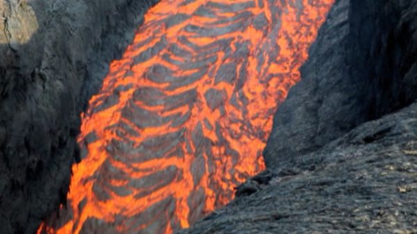 Spectacular View of Kamchatka Volcano Oozing Lava - Sputnik International