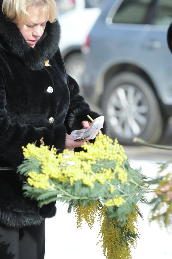 The Rush at Russian Flower Shops Ahead of Women’s Day The Rush at Russian Flower Shops Ahead of Women’s Day - Sputnik International