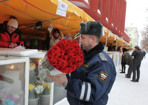 The Rush at Russian Flower Shops Ahead of Women’s Day The Rush at Russian Flower Shops Ahead of Women’s Day - Sputnik International