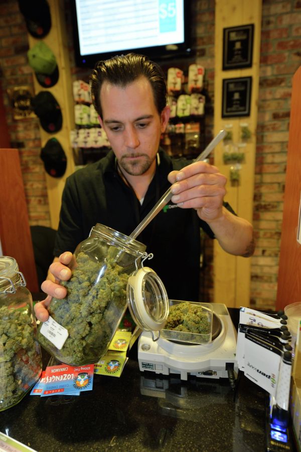 US Cannabis Capitalists Aim High With Legal Colorado Weed - Sputnik International