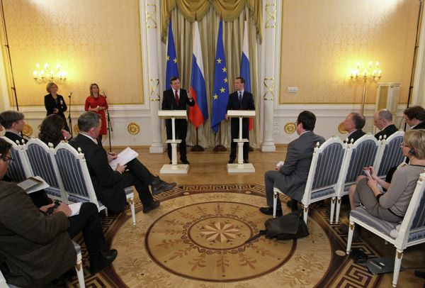 Russia, EU Sign Energy Cooperation Roadmap - Sputnik International