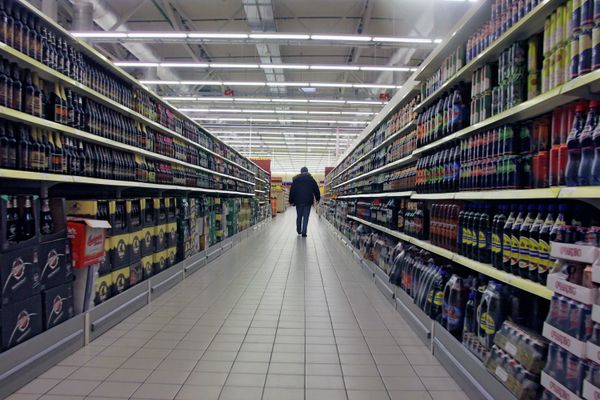 The man was detained when he tried to steal a bottle of vodka from a nearby supermarket several days later - Sputnik International