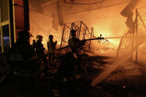 Building of Russia’s oldest theatrical university catches fire - Sputnik International