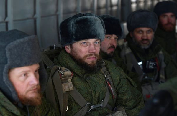 Russian Paratrooper Priests Jump with Mobile Church - Sputnik International
