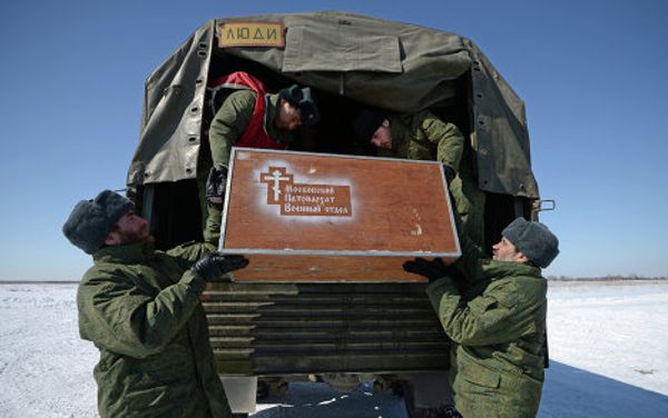 Russian Paratrooper Priests Jump with Mobile Church - Sputnik International