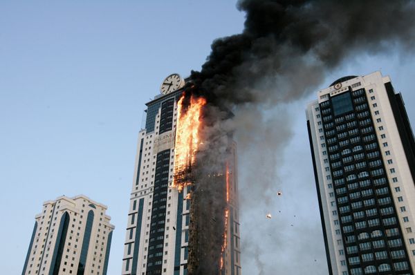 Fire Rages in Grozny’s Tallest Building - Sputnik International