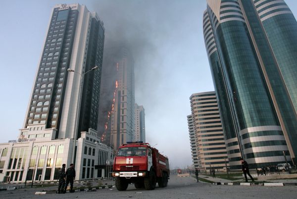Fire Rages in Grozny’s Tallest Building - Sputnik International