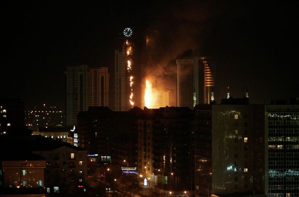Fire Rages in Grozny’s Tallest Building - Sputnik International
