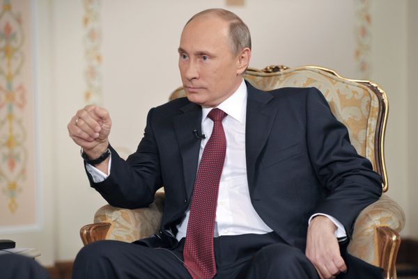 Vladimir Putin gives an interview to the German broadcaster ARD at his Novo-Ogarevo residence near Moscow - Sputnik International