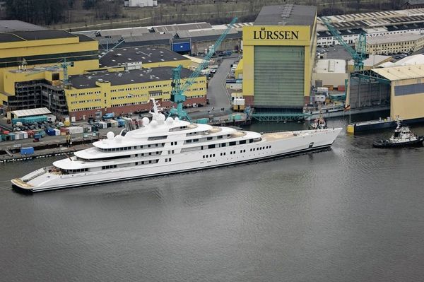 Azzam Mega Yacht Eclipses Abramovich’s Record - Sputnik International
