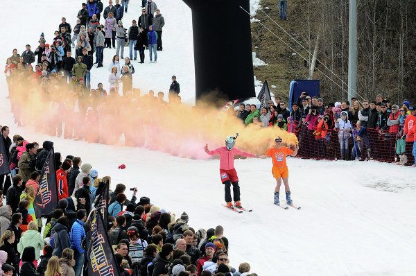 Gypsies and Zombies in the Pond Ski Competition in Krasnoyarsk - Sputnik International