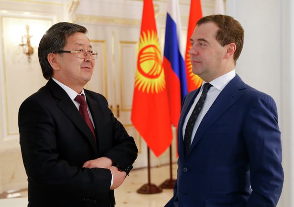 Zhantoro Satybaldiyev and Dmitry Medvedev - Sputnik International
