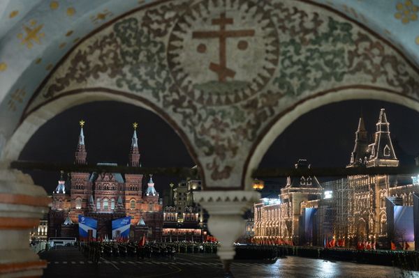 First Nighttime Rehearsal of Victory Parade Held on Red Square - Sputnik International