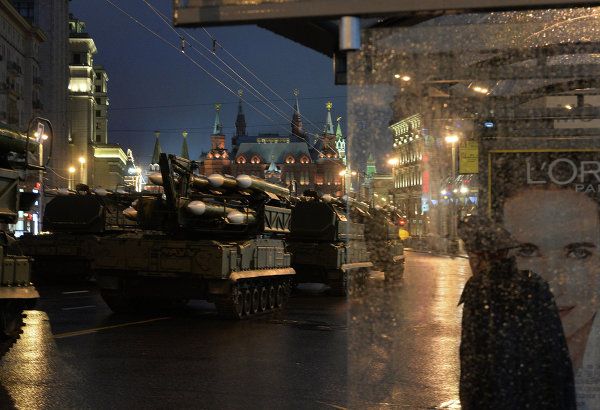 First Nighttime Rehearsal of Victory Parade Held on Red Square - Sputnik International