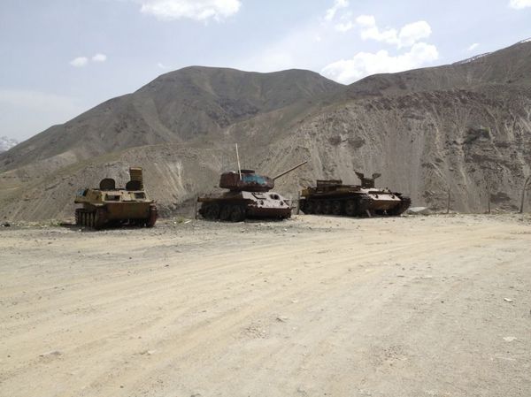 Captured Soviet military equipment lines up the driveway to Massouds mausoleum - Sputnik International