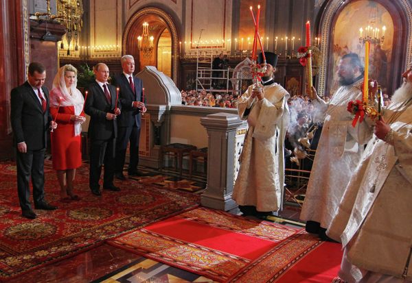 Russian Leadership Attends Orthodox Easter Liturgy - Sputnik International