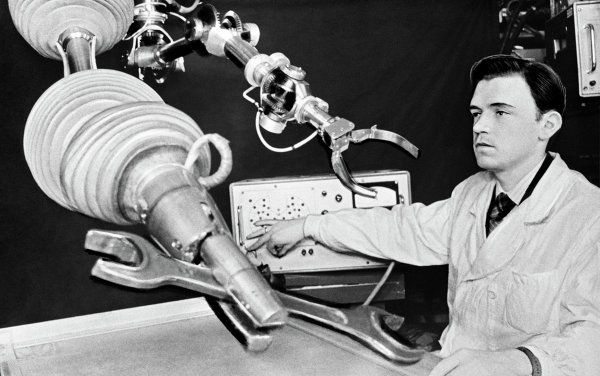 RIA Novosti Photos Tell the Story of Soviet and Russian Robot Technology - Sputnik International