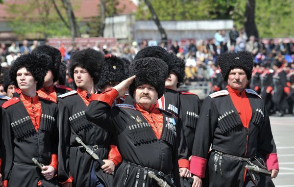 Over 400 Cossacks arrived in the Winter Olympic host city of Sochi to help policemen during next month's Games - Sputnik International