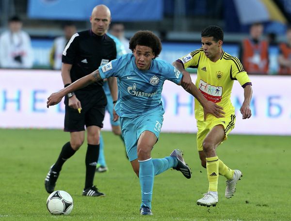 Anzhi Snatch Cup Final Spot With Win at Zenit - Sputnik International