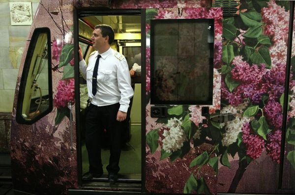 New Watercolors train exhibition in the Moscow metro - Sputnik International