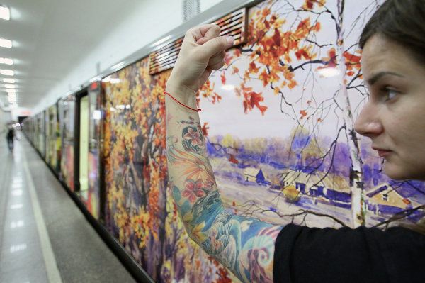 New Watercolors train exhibition in the Moscow metro New Watercolors train exhibition in the Moscow metro - Sputnik International