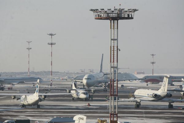Plane Catches Fire Upon Landing at Moscow's Vnukovo Airport - Sputnik International