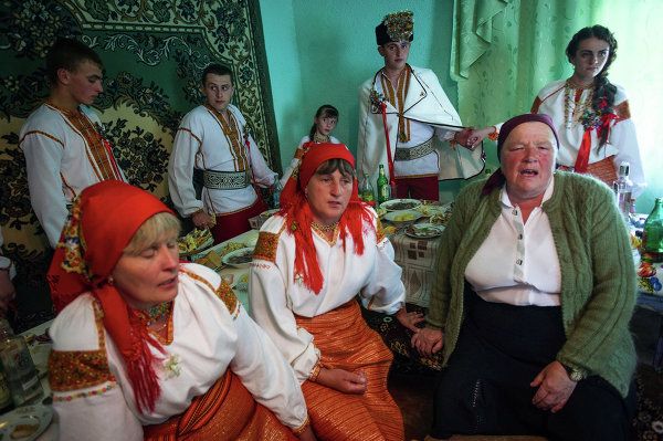 Traditional Hutsul Wedding in Western Ukraine Traditional Hutsul Wedding in Western Ukraine - Sputnik International