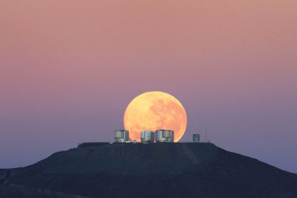 Stars and Galaxies. Images from the Very Large Telescope - Sputnik International