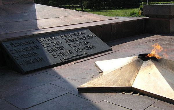 Activist Fined for Condom Handout by War Memorial - Sputnik International