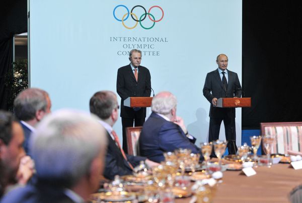 International Olympic Committee president Jacques Rogge and Russian President Vladimir Putin - Sputnik International
