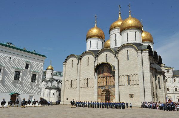 The Changing of the Kremlin Guard, on International Children's Day - Sputnik International