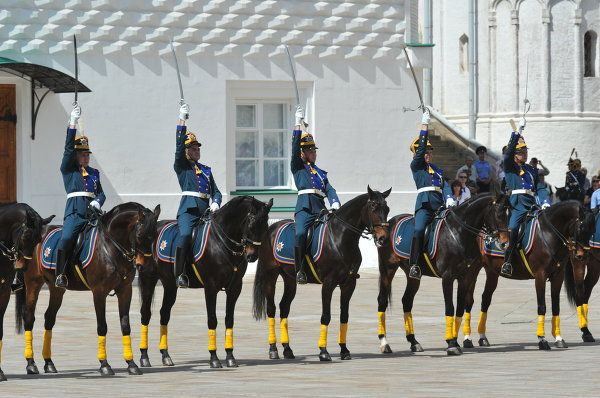 The Changing of the Kremlin Guard, on International Children's Day - Sputnik International