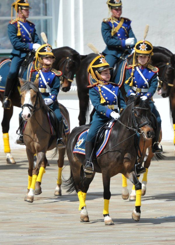 The Changing of the Kremlin Guard, on International Children's Day - Sputnik International