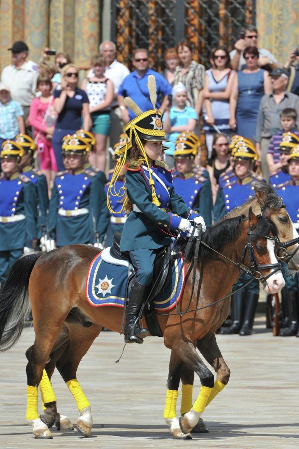 The Changing of the Kremlin Guard, on International Children's Day - Sputnik International