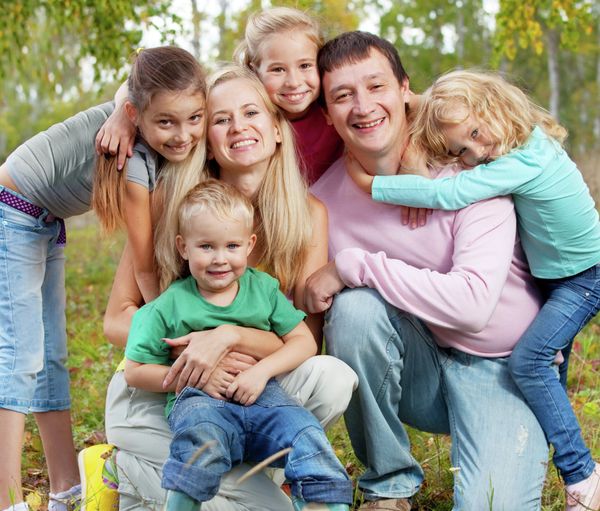 Russians More Optimistic About Future Than Ever, Survey Says - Sputnik International