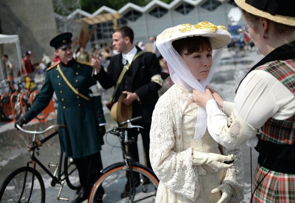 Russia’s first vintage bike ride held in Moscow’s Sokolniki Park - Sputnik International